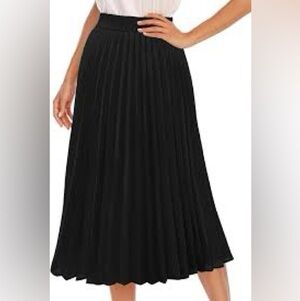 Chartou NWT women’s Elegant Black Pleated modest Skirt size M